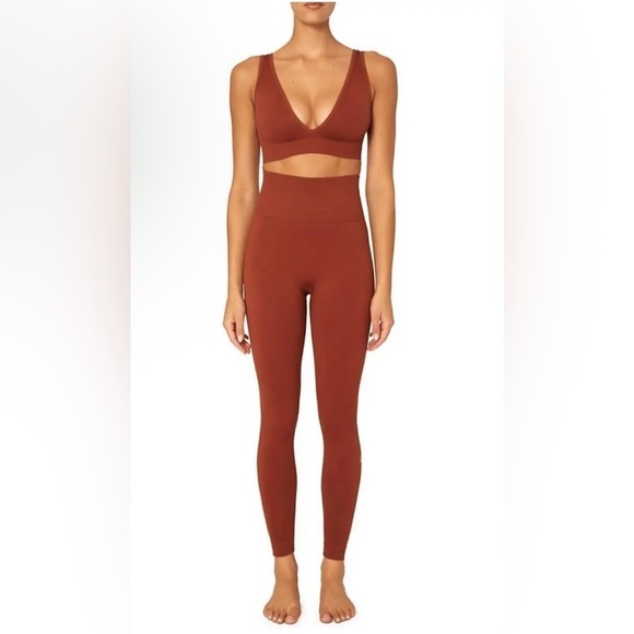 We Wore What Seamless Circular Knit Leggings in Cinnamon Stick Size Large - Picture 1 of 6